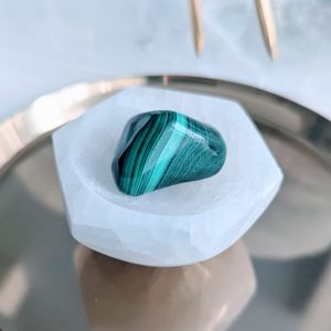 Miseczka z selenitu sześciokątna